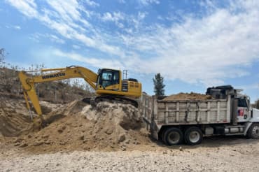 Servicio de limpieza de terreno y retiro de escombro